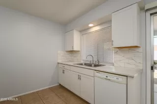 Photo #5: 7019704 Listing 