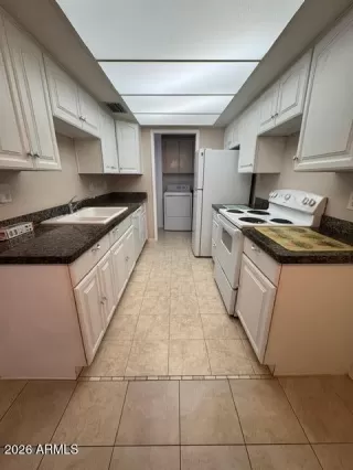 More Details about MLS # 7019832 : 5970 W AUGUSTA AVENUE