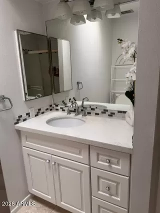 Photo #6: 7019832 Listing 