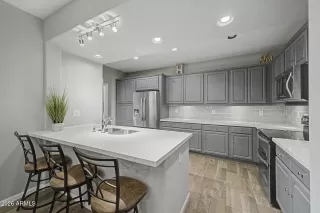 Photo #4: 7019990 Listing 