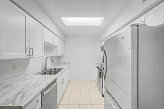 Photo #6: 7020247 Listing 