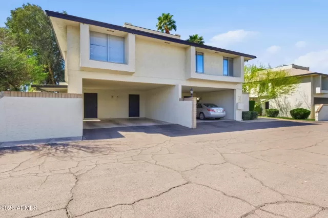 MLS: 7020884 Condo For Sale