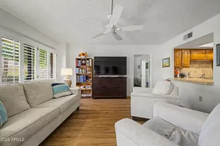 Photo #5: 7021038 Listing 