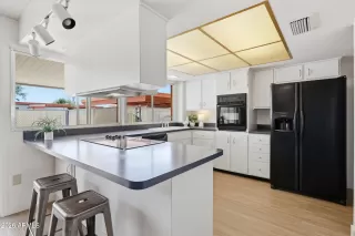 WEST PLAZA TOWNHOUSE Condos for Sale