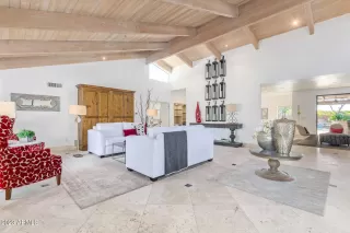 Photo #4: 7021946 Listing 