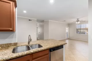 Photo #5: 7021951 Listing 