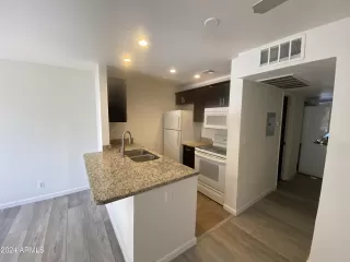 Photo #6: 7022205 Listing 