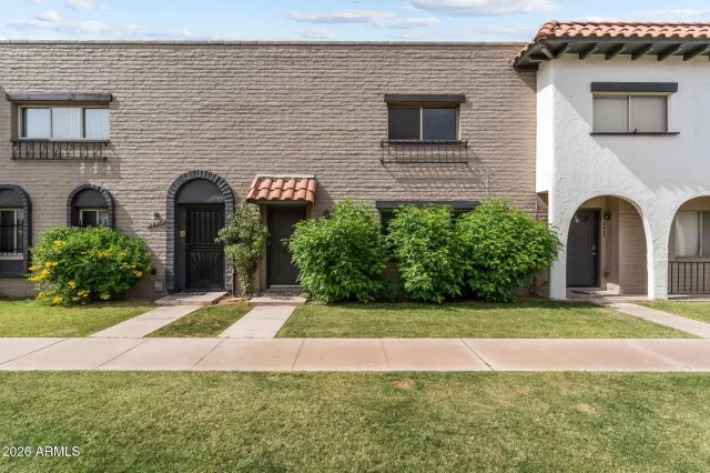 MLS: 7022295 Condo For Sale