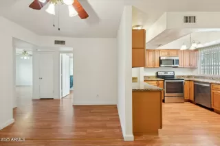 Photo #5: 7022453 Listing 