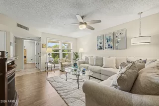 Photo #5: 7022607 Listing 