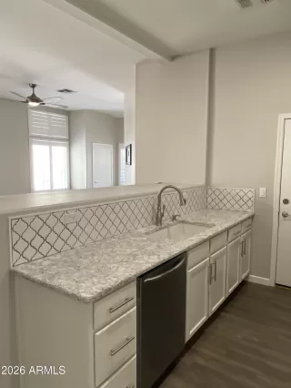 Photo #4: 7022808 Listing 