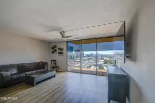 Photo #2: 7022825 Listing 