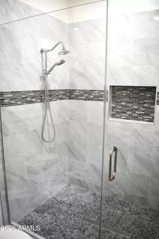 Photo #4: 7022933 Listing