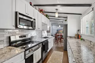 Photo #6: 7022936 Listing 