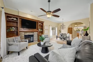 Photo #6: 7023057 Listing