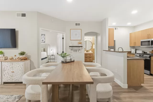 MLS: 7023385 Condo For Sale