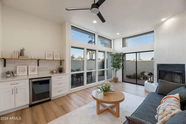 MLS: 7024166 Condo For Sale
