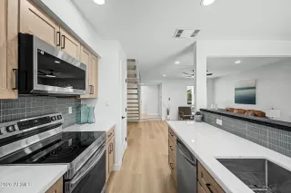 Photo #4: 7024309 Listing 