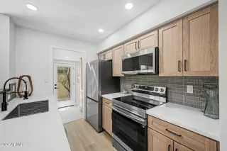 Photo #6: 7024309 Listing 