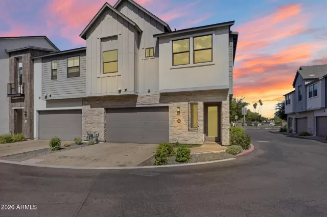 MLS: 7024598 Condo For Sale
