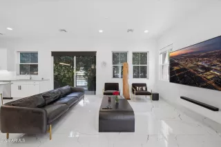 Photo #4: 7024598 Listing 