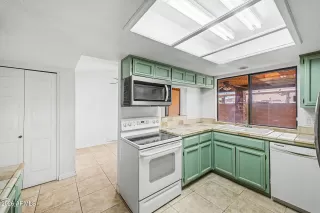 Photo #4: 7024759 Listing 