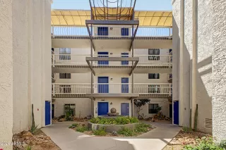 Photo #1: 7024800 Listing 