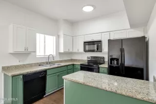 Photo #6: 7024819 Listing