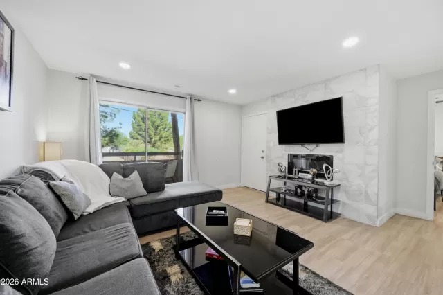 MLS: 7025273 Condo For Sale