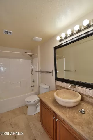 Photo #5: 7025652 Listing 