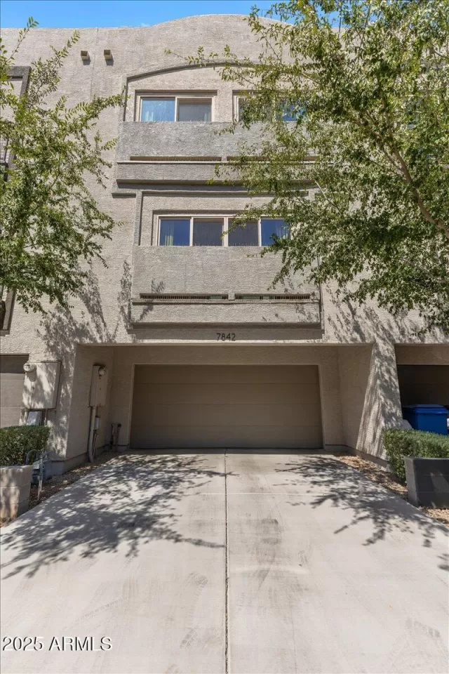 MLS: 7025871 Condo For Sale