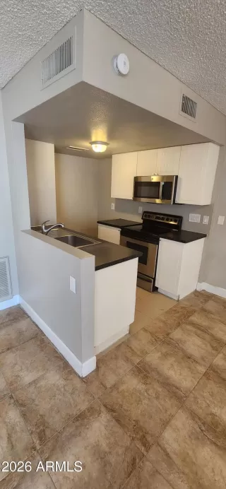 Photo #5: 7025972 Listing 
