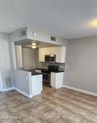 Photo #6: 7025972 Listing 