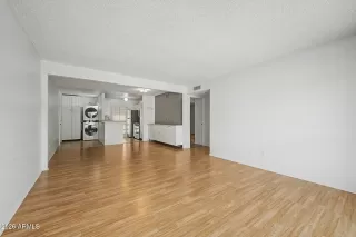Photo #3: 7026128 Listing 