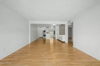 Photo #4: 7026128 Listing 