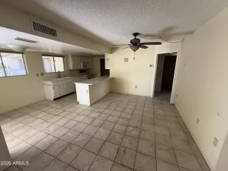 Photo #3: 7026235 Listing