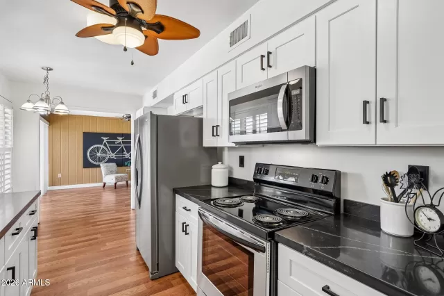 MLS: 7026454 Condo For Sale