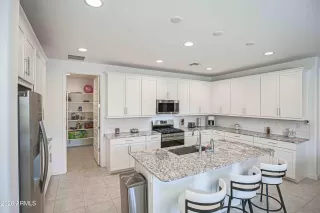 Photo #2: 7026713 Listing 