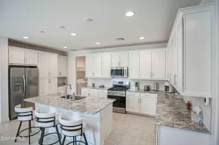 Photo #3: 7026713 Listing 