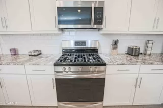 Photo #4: 7026713 Listing 