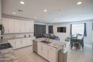 Photo #5: 7026713 Listing 
