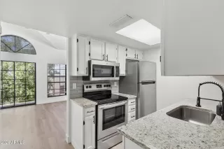 Photo #3: 7026825 Listing