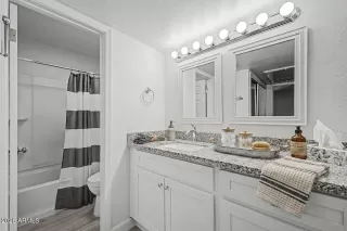 Photo #5: 7027270 Listing