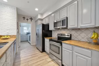 Photo #3: 7027691 Listing 