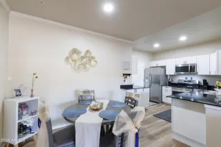 Photo #5: 7027750 Listing 