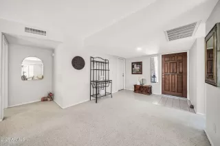 Photo #4: 7028035 Listing
