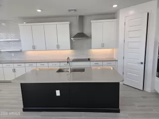 Photo #3: 7028496 Listing