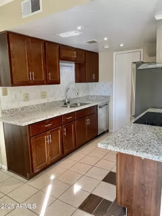 Photo #6: 7028616 Listing