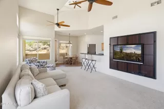 Photo #5: 7028632 Listing