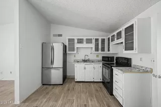 Photo #5: 7028741 Listing 